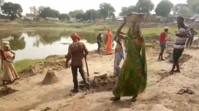 बेरोजगार मजदूरों को मिला मनरेगा के तहत रोजगार#Prayagraj 