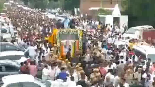 सैफई #MulayamSinghYadav  के अंतिम संस्कार शव यात्रा में उमड़ी लाखों की भीड़, आज 3:00 बजे होगा सैफई में अंतिम संस्कार,शव,