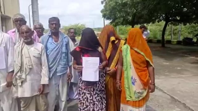 मत्स्य जीवी सहकारी समिति के सदस्यों ने अध्यक्ष पर लगाया दबंगई का आरोप