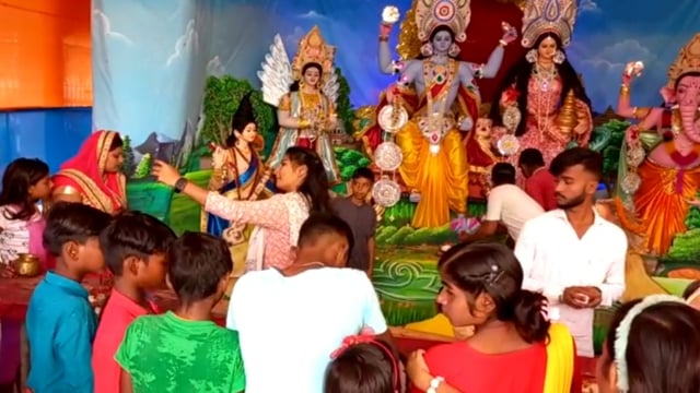 चानन  : मननपुर बाजार स्थित स्थापित लक्ष्मीनारायण मेला के दूसरे दिन श्रृद्धालुओ कि उमड़ी भीड,  संध्या महाआरती का हुआ आयोज