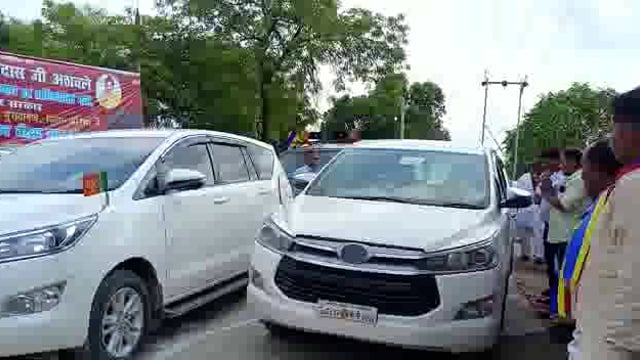 अजीतमल के तिलकपुर गांव में पहुंचे केंद्रीय राज्यमंत्री रामदास अठावले का हुआ स्वागत