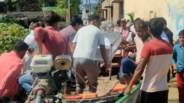 वीरपुर मुस्तहकम में बाढ़ कि वजह से इलाज न मिलने पर 18 वर्षिये लड़की कि मौत,परिवार में मातम ।