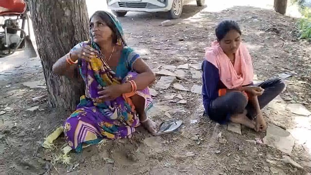 दबंगों ने मां-बेटी को रास्ते में रोककर पीटा, थाने में लिखा गया मुकदमा#Prayagraj 