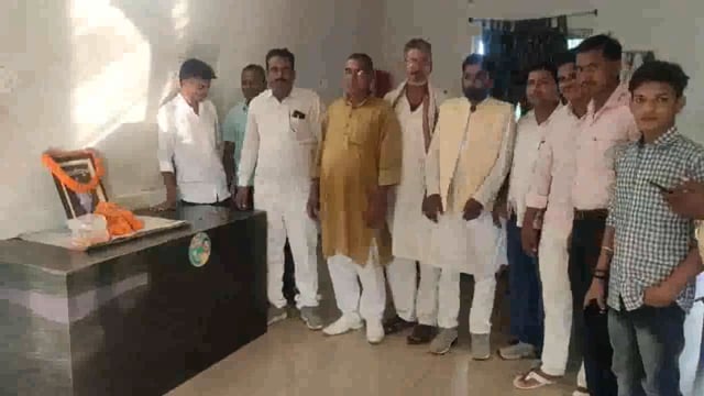 *समाजवादी दलित शोषित मसीहा मुलायम को सत् सत् नमन*