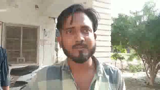 विद्युत विभाग की लापरवाही लोगों के लिए बनी मुसीबत का कारण बिधूना कस्बा के मोहल्ला आदर्श नगर का मामला