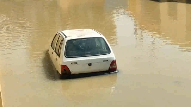 जिले में बाढ़ ने तोड़ा 70 साल का रिकॉर्ड,बगहवा हर तरफ पानी ही पानी ।