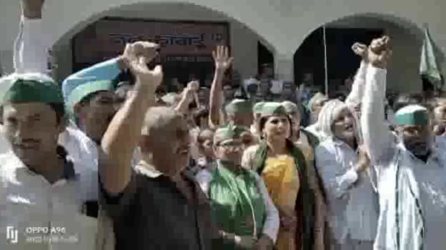 भाकियू ने किया डीएम कार्यालय पर प्रदर्शन अतिवृष्टि से हुए नुकसान के मुआवजे की की मांग