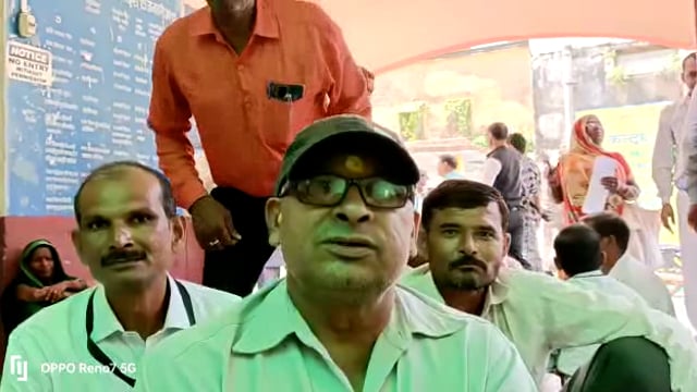 जालौन
तहसीलदार जालौन बलराम गुप्ता पर नियम विरुद्ध काम करने का आरोप लगाते हुए अधिवक्ताओं ने धरना दिया
सुनिए क्या कहा 