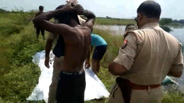 तालाब में पाया गया 35 वर्षीय युवक का शव मौके पर नहीं हो पाई शिनाख्त#Prayagraj 
