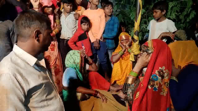 रामलीला शुरू होने से पूर्व लोहे के पाइप में उतरा करंट मासूम की मौके पर ही मौत