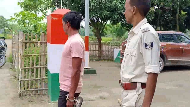 पदमपुर स्कूल के पास शराब पीकर हंगामा करने के आरोप में पुलिस ने एक व्यक्ति को किया गिरफ्तार, भेजा जेल