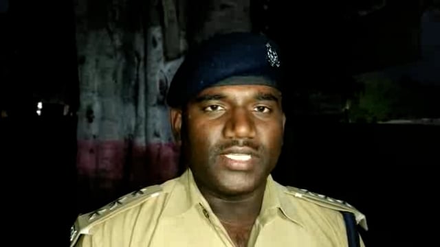 अजीतमल में बाजरे के खेत में मिले युवक के शव के बारे में जानकारी देते सीओ अजीतमल प्रदीप कुमार