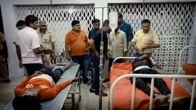 कुंडा पुल के समीप ट्रक की चपेट में आने से बाइक सवार दो युवकों में एक की हुई मौत दूसरा भागलपुर रेफर