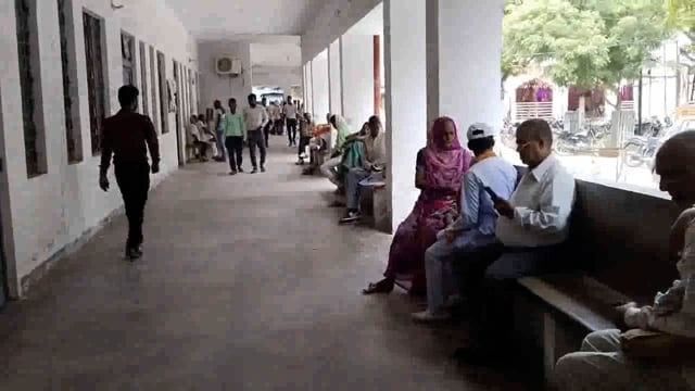 महिला ने कोटेदार के विरुद्ध की शिकायत#Prayagraj 