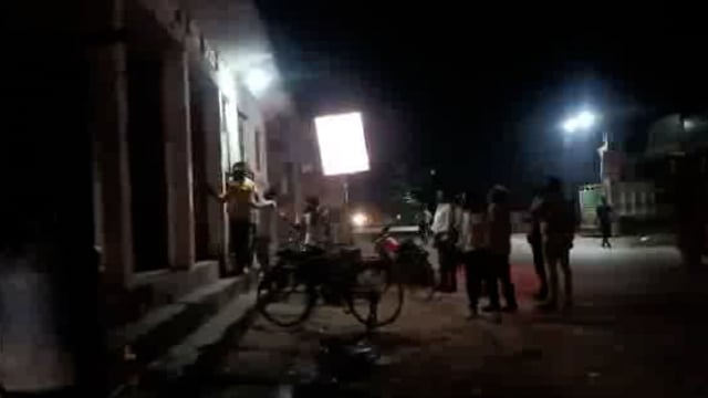 लालगंज कस्बे में शराबियों का हाई वोल्टेज ड्रामा करने का वीडियो सोशल मीडिया पर हुआ वायरल।