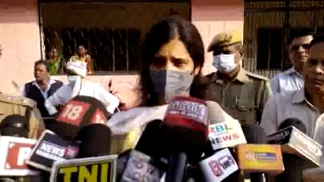 रायबरेली जिला अस्पताल में जहरीली गैस के रिसाव, वार्डो में भर्ती मरीजों में मची भगदड़। डीएम एसपी ने लिया जायजा।


