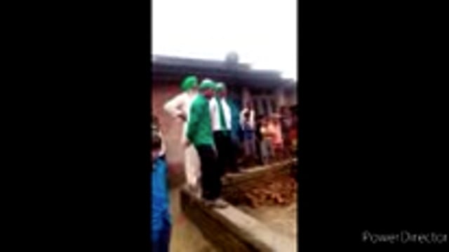 *जनपद बहराइच थाना नानपारा बंजरवा मौजा भाटेटा सरकारी ग्राम समाज की जगह पर 1982 से कुआं बना हुआ पटा जा रहा है कानून से  

