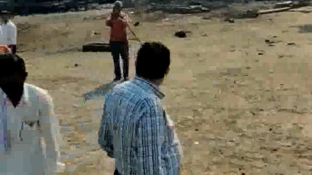 अज्ञात बीमारी के चलते तीन दर्जन सूअरों की हुई मौत आला अधिकारी पहुंचे मौके पर