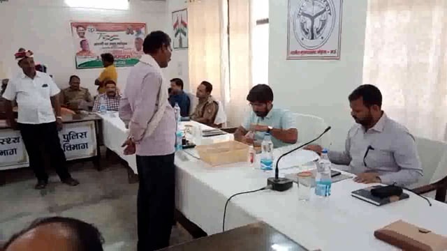 मुख्य विकास अधिकारी ने समाधान दिवस में सुनी लोगों की समस्या