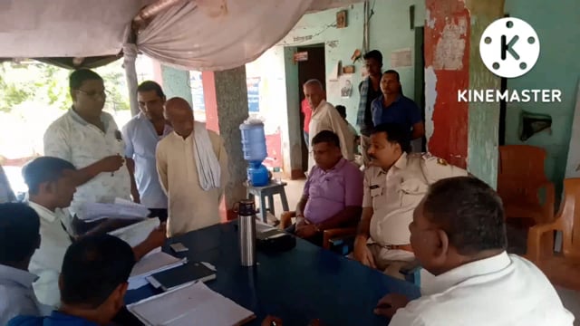 कटोरिया थाना परिसर में भूमि संबंधी विवाद को लेकर जनता दरबार का आयोजन।