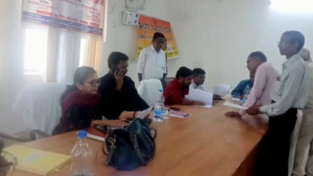 लालगंज तहसील परिसर में संपूर्ण समाधान दिवस आयोजन में 57 शिकायतें आई 5 शिकायतों को किया गया निस्तारण