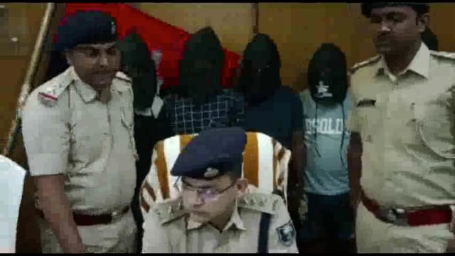 लखीसराय शहर में हुए भीषण चोरी की घटना में लूटे गए जेवरात रुपए के साथ 5 लोग गिरफ्तार