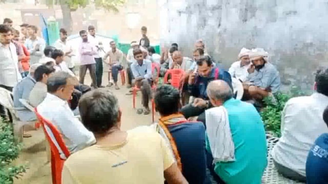 पब्बीपुर में चल रही रामलीला में राम बरात के दौरान अराजक तत्वों ने की स्वरूपों के साथ खींचतान रिपोर्ट दर्ज