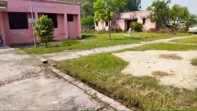 प्राथमिक स्वास्थ्य केन्द्र रामपुर संग्रामगढ़ परिसर में गन्दगी का अम्बार, 
अस्पताल स्वयं बिमार
नालियाँ चोक,घांसों  कब्जा