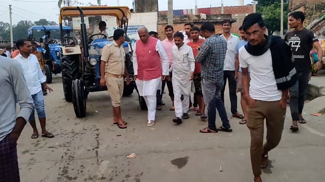 भरवठिया मुस्तहकम में विवाह घर के पिलर गिरने से 3 की मौत,पीड़ित परिवार से आज मिलने पहुंचे डुमरियागंज सांसद जगदंबिका पाल