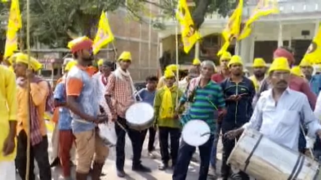 ओमप्रकाश राजभर की सावधान रैली पहुंची मऊ ढोल नगाड़े के साथ रैली में उमड़ी भीड़ #Omparkshrajbhar 