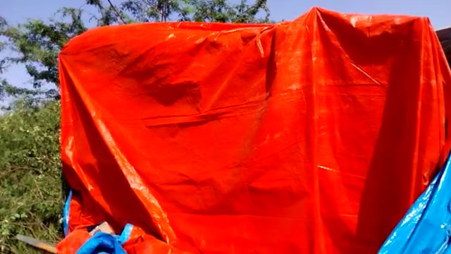 जालौन

मध्यप्रदेश से उत्तर प्रदेश के लखनऊ शराब लेकर जा रहा ट्रक पलटा
ड्राइवर को झपकी आने से हुआ हादसा 