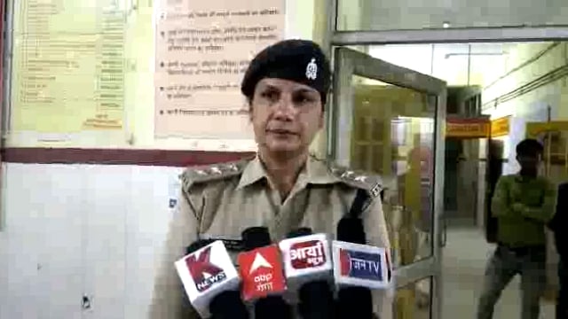 रायबरेली के भदोखर थाना क्षेत्र के गांव के पास बाइक सवार बदमाशों ने किराना व्यवसाई दार को मारी गोली हालत गंभीर।