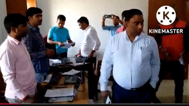  सुखाड़ पीड़ित परिवार के सर्वेक्षण कार्य का जिला योजना पदाधिकारी ने प्रखंड कार्यालय पहुंच लिया जायजा