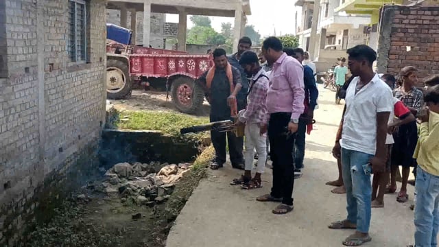 सूरजगढ़ा नगर परिषद क्षेत्र में डेंगू मलेरिया जैसी बीमारी की रोकथाम के लिए फॉगिंग का कार्य क्या जा रहा है