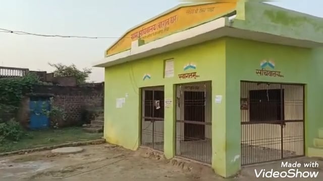 ग्राम प्रधान के ताऊ को बंधक बनाकर बारातघर में की तोड़फोड़