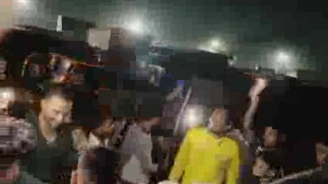 बहराइच शहर इलाके में तलवार से केक काटने का वीडियो सोशल मीडिया पर हुआ वायरल पुलिस ने शुरू की मामले की जाँच