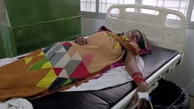 सर्पदंश से बुजुर्ग महिला की हालत खराब