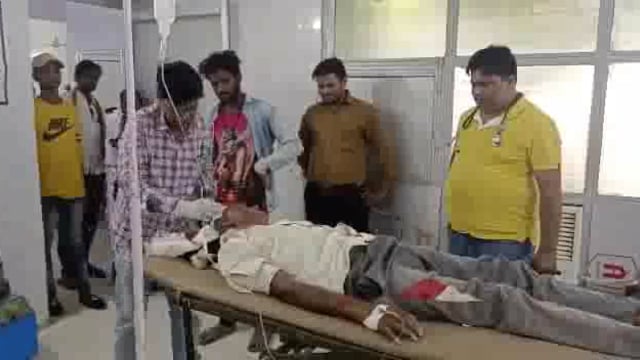 हादसे की चपेट में आकर मजदूर गम्भीर रूप से घायल