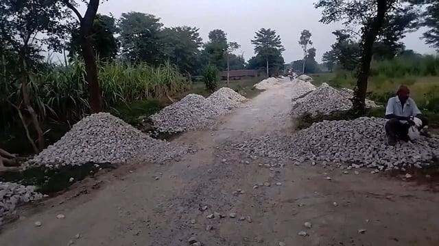 तरबगंज शुरू हुआ सड़क का निर्माण देखें खास रिपोर्ट