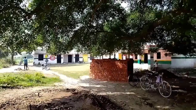 तरबगंज परिषदीय विद्यालय में शुरू हुआ बाउंड्री वाल का निर्माण देखें खास रिपोर्ट