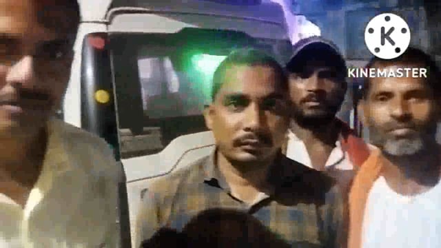 तक्कीपुर वि० में जमा पानी के सड़ांध से परेशान ग्रामीणों ने थक हार कर जिलाधिकारी को दिया आवेदन