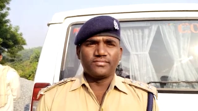 थाना फफूंद क्षेत्र के अन्तर्गत ग्राम शेरपुर सरैया में एक व्यक्ति का शव बरामद होने पर पुलिस द्वारा क्षेत्राधिकारी अजीतमल