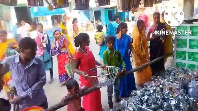 फुल्लीडुमर बाजार सहित प्रखंड के सभी बाजारों में धनतेरस को लेकर उमड़ी ग्राहकों की भीड़ स्थानीय प्रशासन सक्रिय दिखे