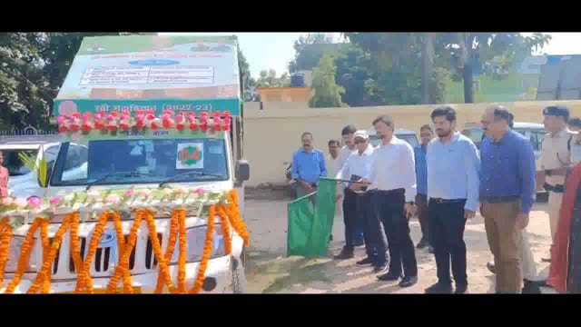 डीएम ने दीप प्रज्जवलित कर रबी महाअभियान का किया शुभारंभ