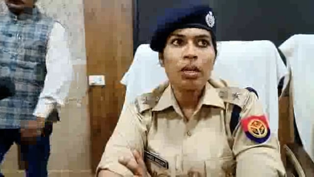 दीपावली के दृष्टिगत जनपद में कानून एवं सुरक्षा व्यवस्था बनाए रखने के संबंध में पुलिस अधीक्षक औरैया श्रीमती चारू निगम 