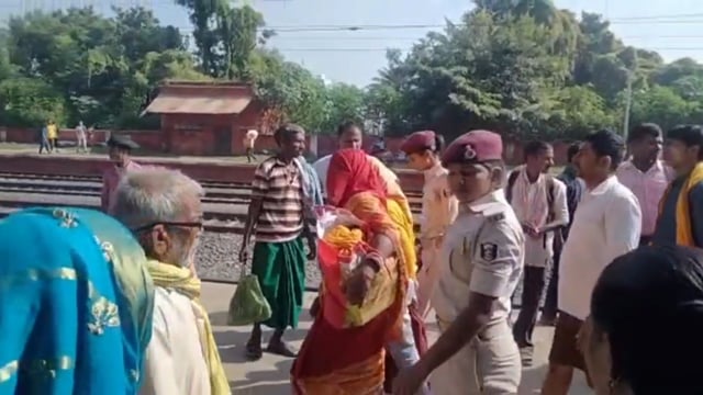 चानन: मननपुर स्टेशन पर विदेशी शराब के साथ एक नाबालिग सहित तीन महिला शराब तस्कर गिरफ्तार। 