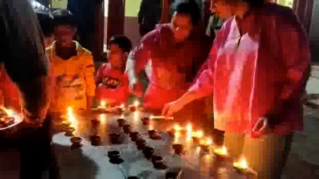 दीपावली की पूर्व संध्या पर एसपी ने अनाथालय पहुंचकर बच्चों में बांटीं खुशियां