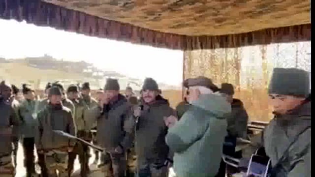 प्रधानमंत्री नरेंद्र मोदी ने कारगिल में जवानों के साथ मनाई दिवाली,जवानों को खिलाई मिठाई, आठ वर्ष से जवानों के साथ दिवाली