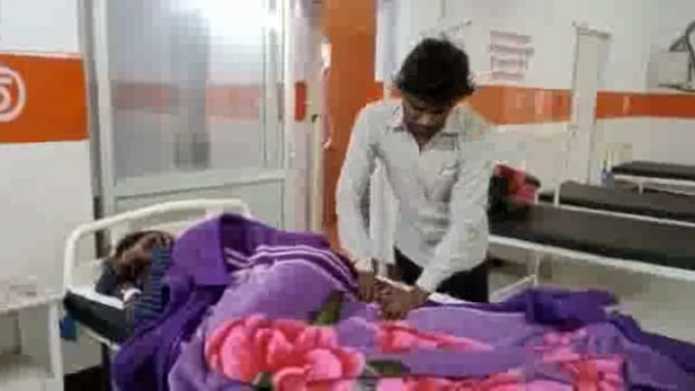 दबंगों ने माँ-बेटे को मारपीट कर किया घायल