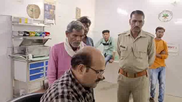 मामूली विवाद में दबंगों ने पिता-पुत्र को मारपीट कर किया घायल